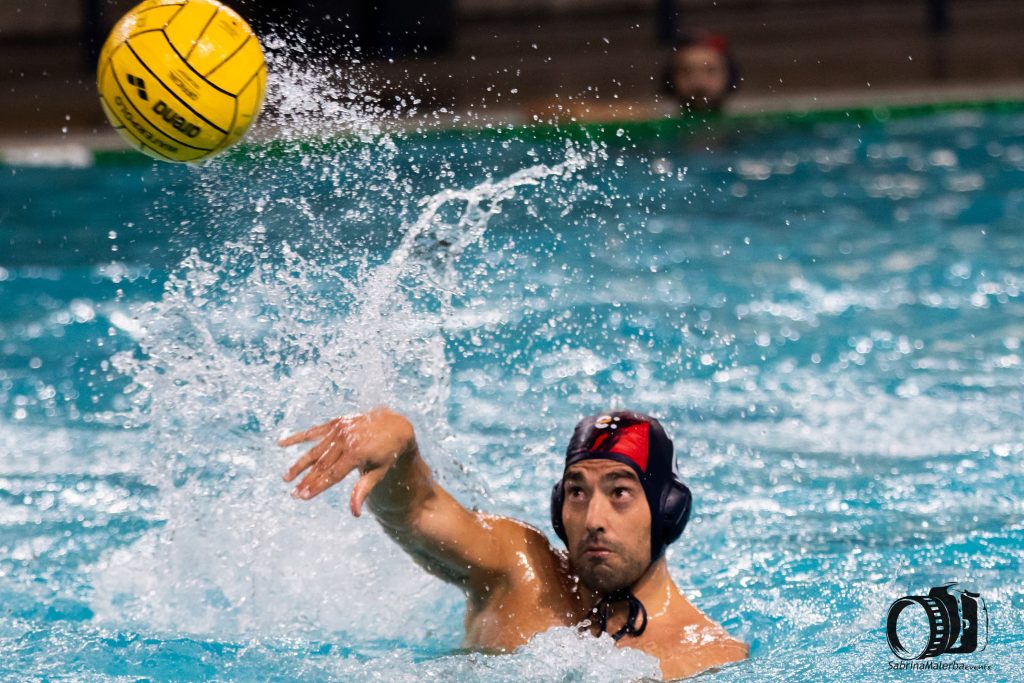 Pallanuoto, la Check Up Rari Nantes Salerno si impone nel derby contro il Circolo Nautico