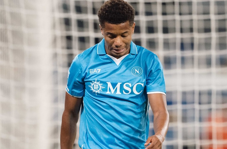 Calcio Napoli, tegola Neres: c’è lesione al soleo della gamba sinistra