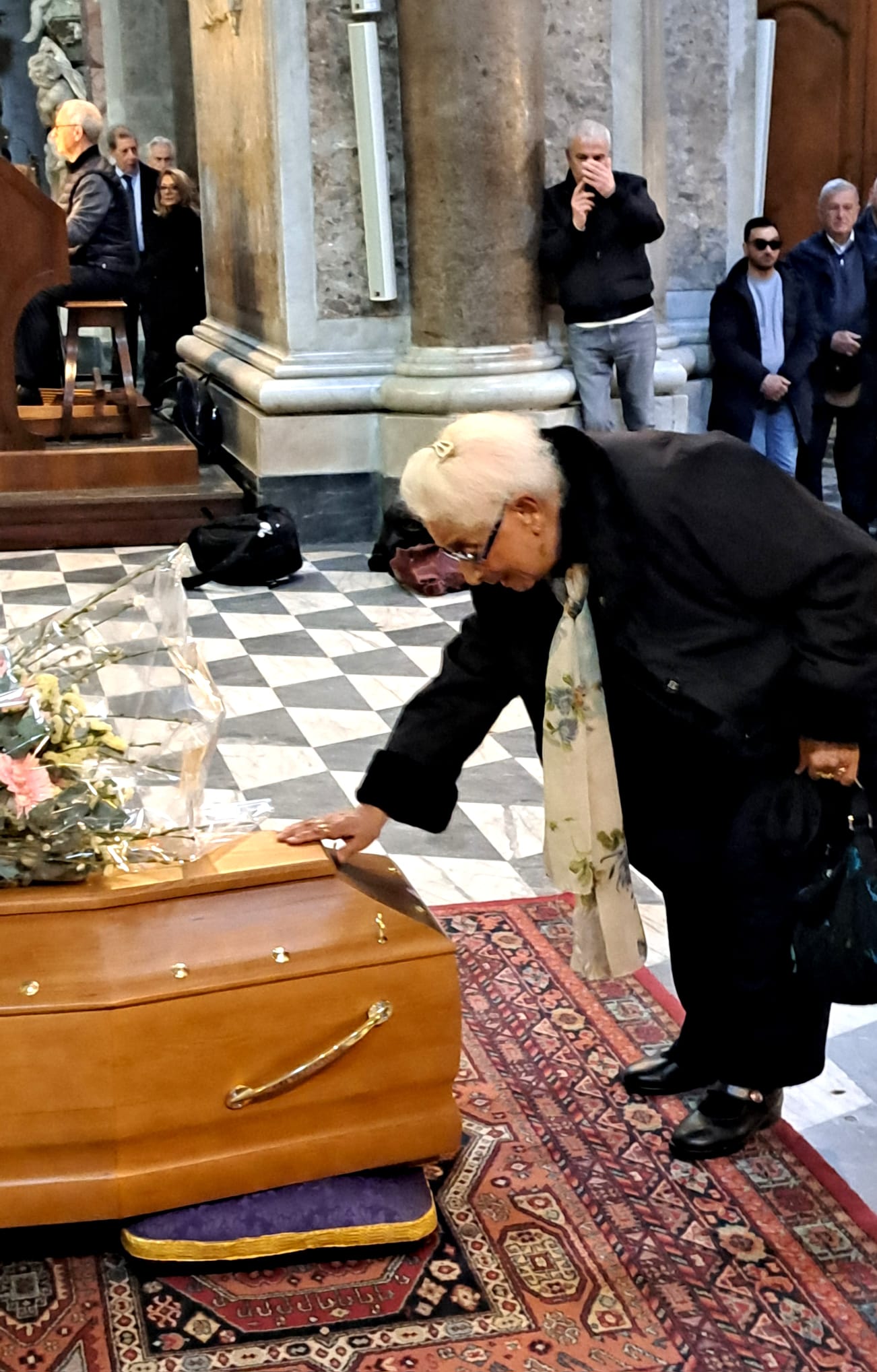 Al Duomo di Napoli per De Simone un addio che sa di rimpianto